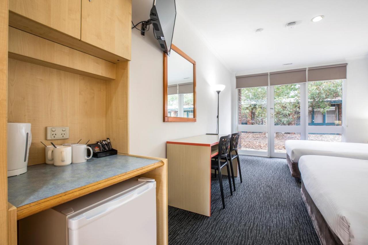 Burvale Hotel Nunawading Экстерьер фото
