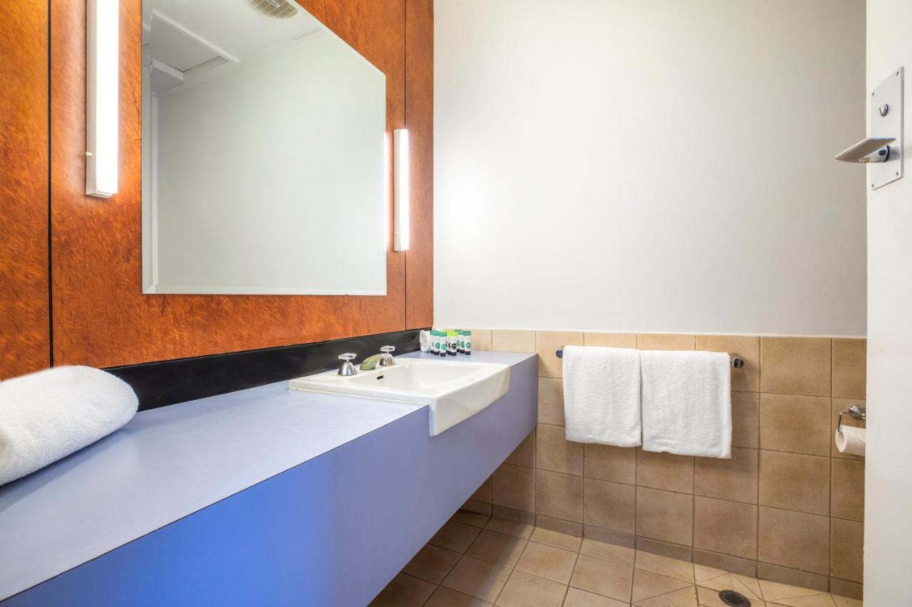 Burvale Hotel Nunawading Экстерьер фото