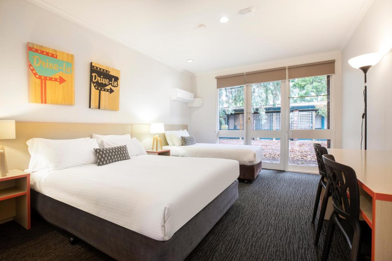 Burvale Hotel Nunawading Экстерьер фото