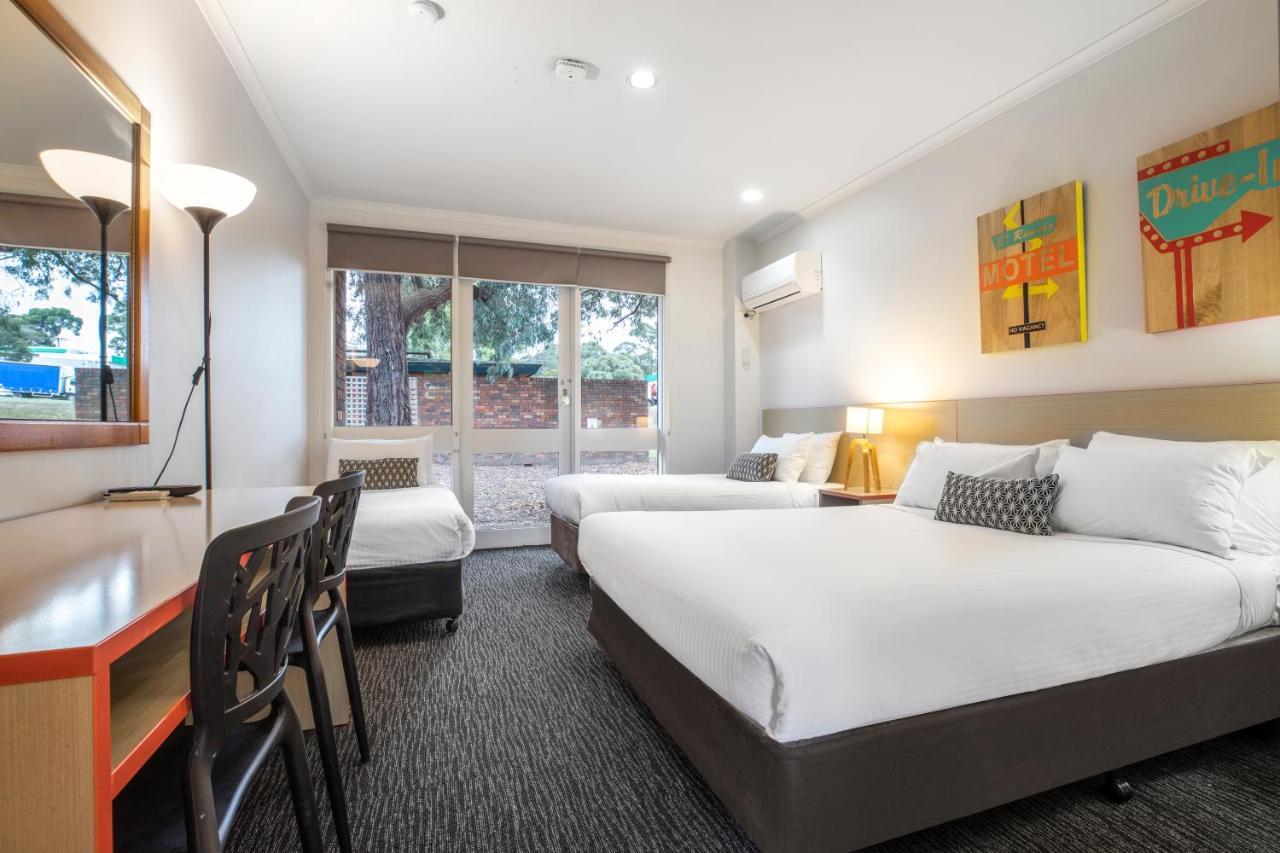 Burvale Hotel Nunawading Экстерьер фото