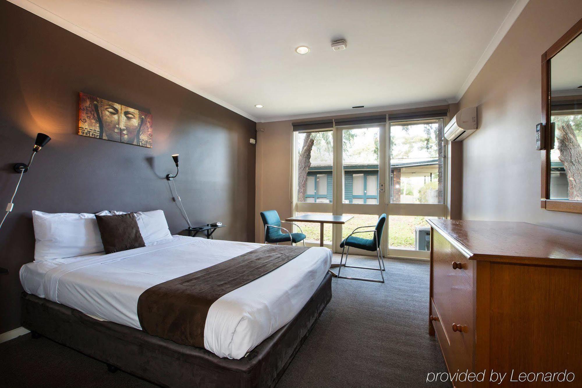 Burvale Hotel Nunawading Экстерьер фото