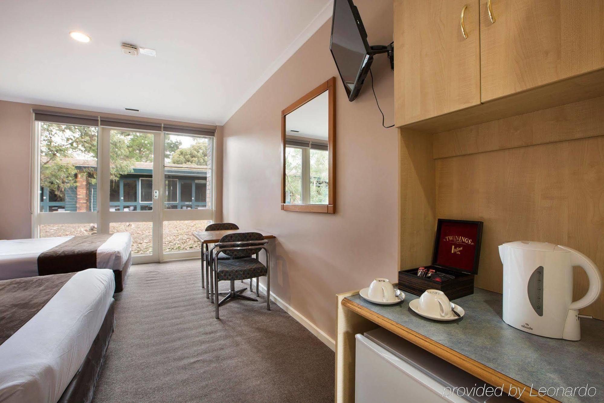 Burvale Hotel Nunawading Экстерьер фото