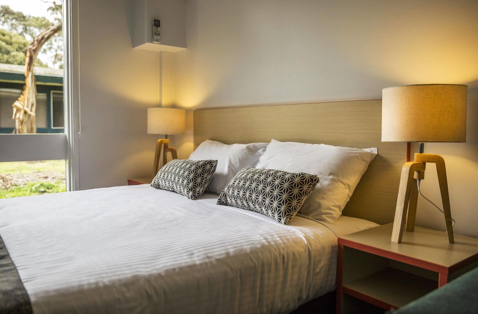 Burvale Hotel Nunawading Экстерьер фото