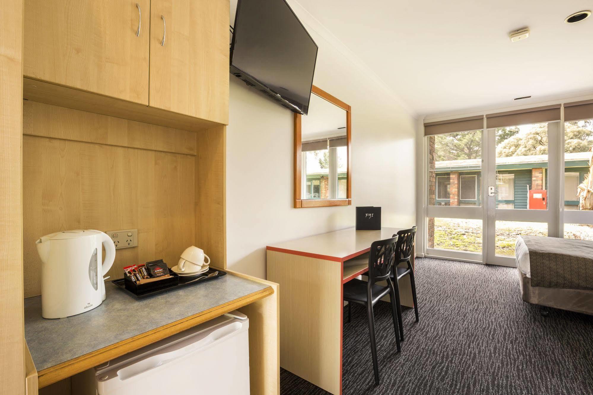 Burvale Hotel Nunawading Экстерьер фото