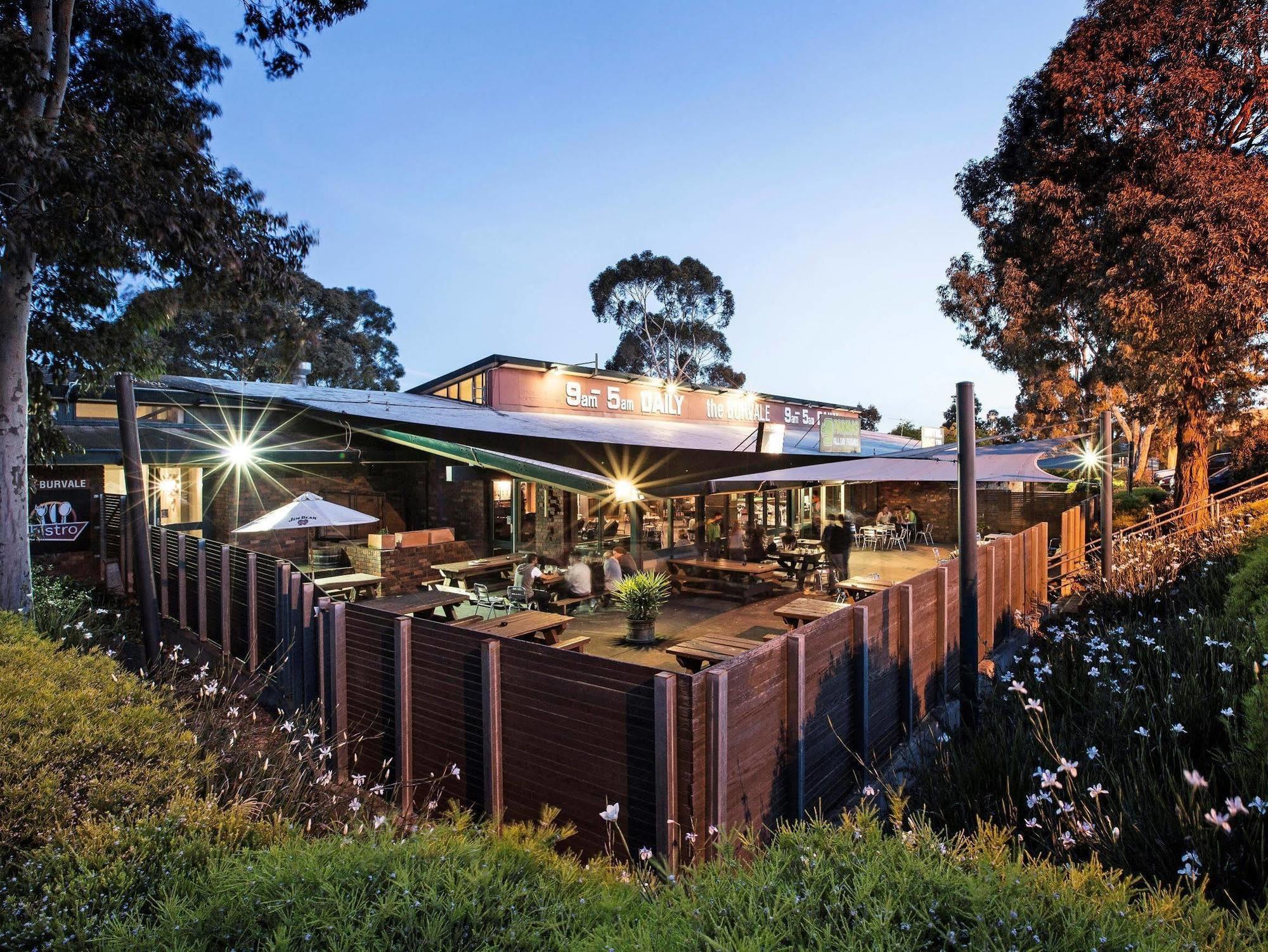 Burvale Hotel Nunawading Экстерьер фото